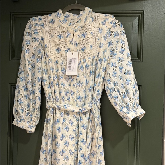 HEMANT & NANDITA Dresses & Skirts - Floral Lace Yoke Midi Dress in Cream and Blue